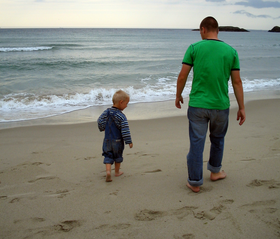 28.24 rs walking at the beach 1380188