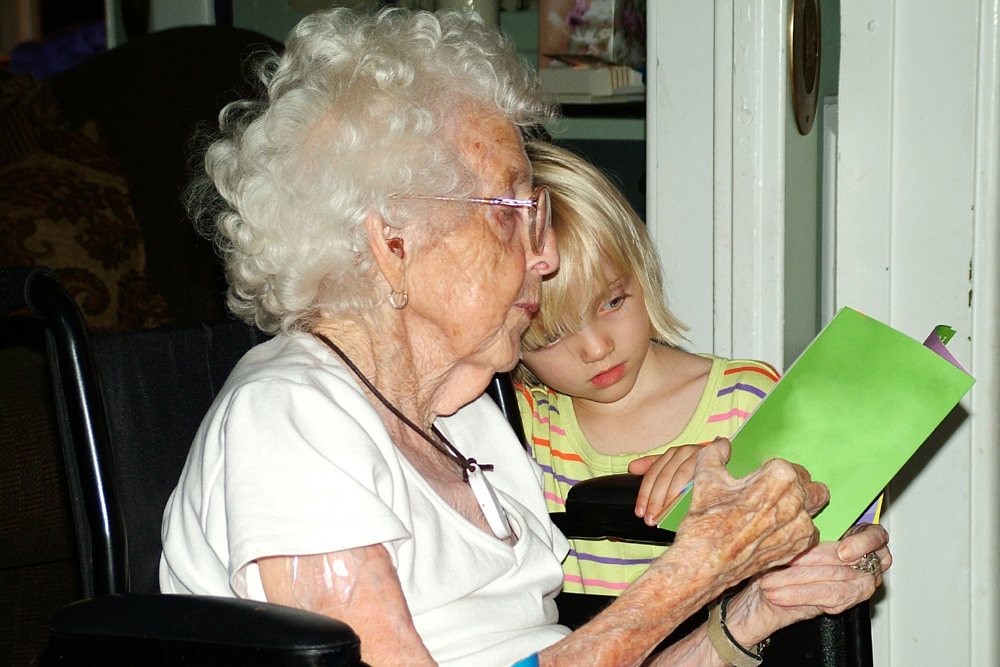 31.12 reading with grandmother in wheelchair 1432646